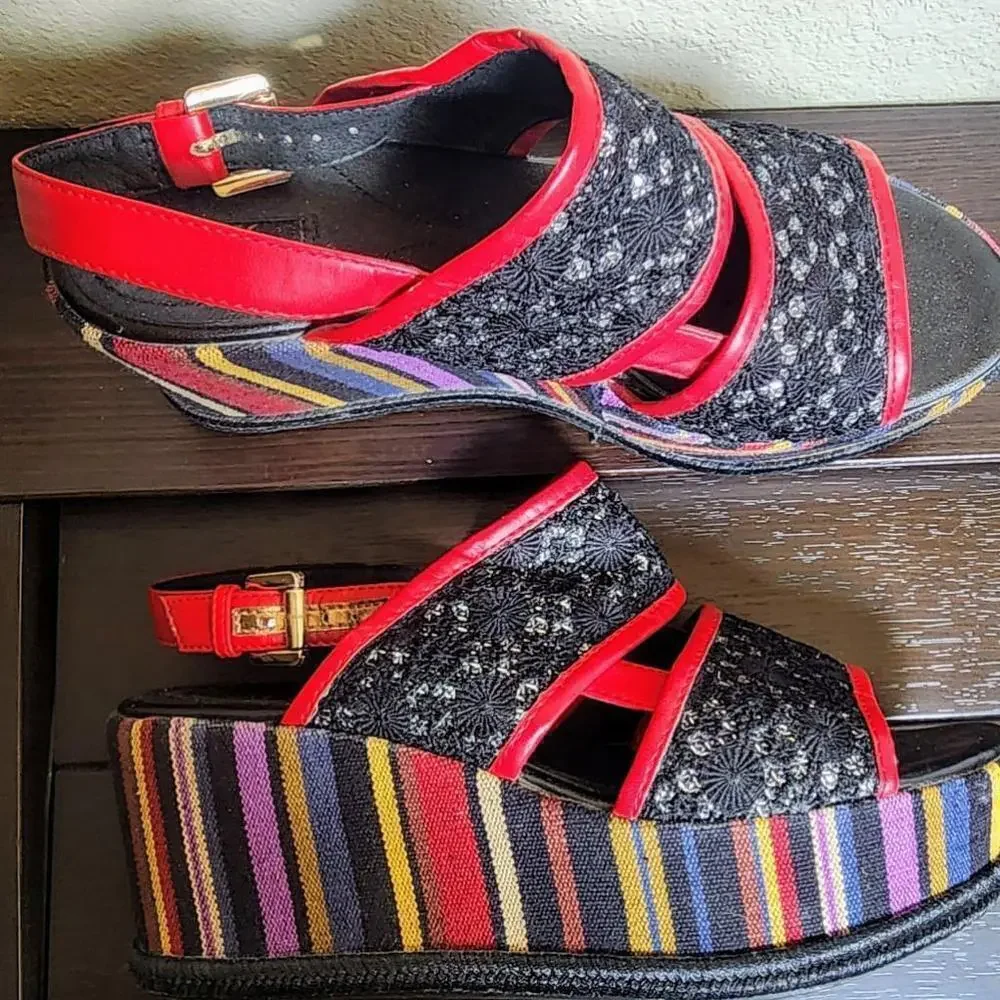 Women's Geox Sandals Size 38 Red/Black rainbow